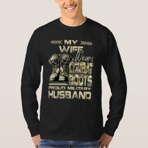 Mijn vrouw draagt strijdende laarzen voor de milit t-shirt