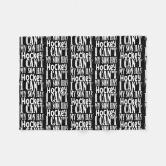 Mijn zoon heeft Hockey papa en Hockey mama. Fleece Deken