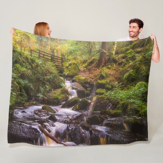 Milde Waterval Bosbeek Fleece Deken (In situ)