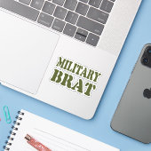 MILITAIRE BRAT STICKER (Laptop met iPhone)