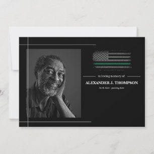 Militaire groene vlag bij het houden van geheugen  bedankkaart