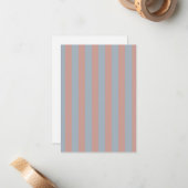 Millennial roze en ijsblauwe kleur blokstrepen notitiekaartje (Voorkant / Achterkant in situ)