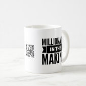 Millionnaire dans la tasse de café de fabrication (Devant droit)