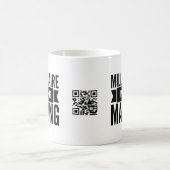 Millionnaire dans la tasse de café de fabrication (Centre)