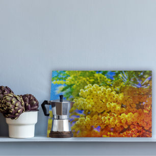 Mimosa-snijbord met surrealistische kleuren snijplank