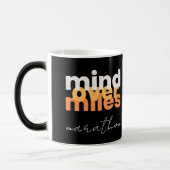Mind Over Miles Moderne Zwarte Afstand Runner Magische Mok (Links)