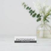 Mini Carte de visite photographe blanc à rayures gris c (Debout devant)