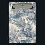 Mini Porte-bloc Vintage chic floral Bleu toile de jouy monogramme<br><div class="desc">Élégant porte - bloc monogramme vintage Blue toile de jouy. Belle toile de jouy sans couture motif Bleu sur arrière - plan blanc.Les gravures de toile sont un régal en ce moment, il s'agit d'une toile de jouy vintage élégante et ornée avec motif damassé exotique, un style amusant qui est...</div>