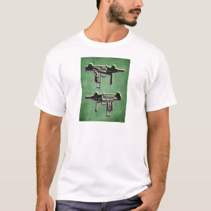 Mini Uzi Sub Machine Pistool op groen T-shirt