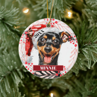 Miniatuur Pinscher in Kerstmannetjeshoed Kerstbal  Keramisch Ornament