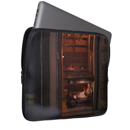 Miniatuurboek nook diorama - lezen in bed laptop sleeve (Voorkant Rechts)