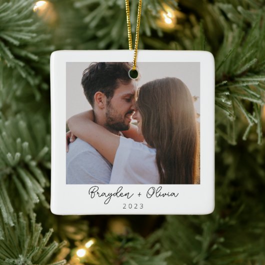 Minimaal Elegant Pas getrouwd Foto Kerstmis Keramisch Ornament (Boom)