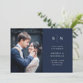 Minimaal en Chic | Navy Blue Photo Wedding Kaart (Staand voorkant)