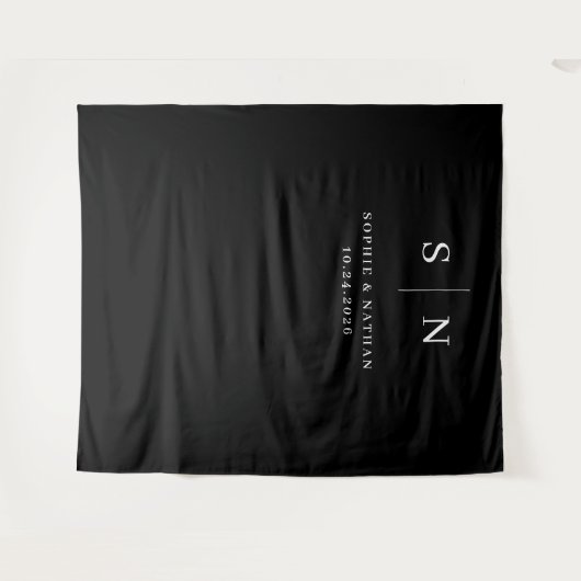 Minimaal en chique | Zwart met Monogram Bruiloft Wandkleed (Voorkant (horizontaal))