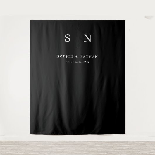 Minimaal en chique | Zwart met Monogram Bruiloft Wandkleed (Voorkant)