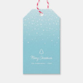 Minimaal licht pastelblauw besneeuwde kerstboom cadeaulabel (Voorkant)