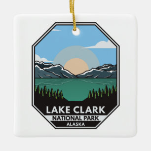 Minimaal Retro Emblem Lake Clark Keramisch Ornament