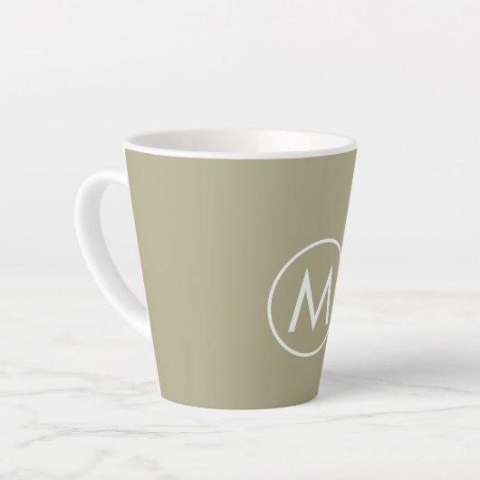 Minimaal stijlvol Sage Green Monogram Latte Mok (Linkerhoek)