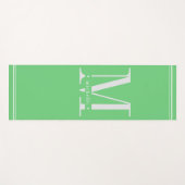 Minimaal Zacht Groen & Wit Monogram Yogamat (Voorkant (horizontaal))