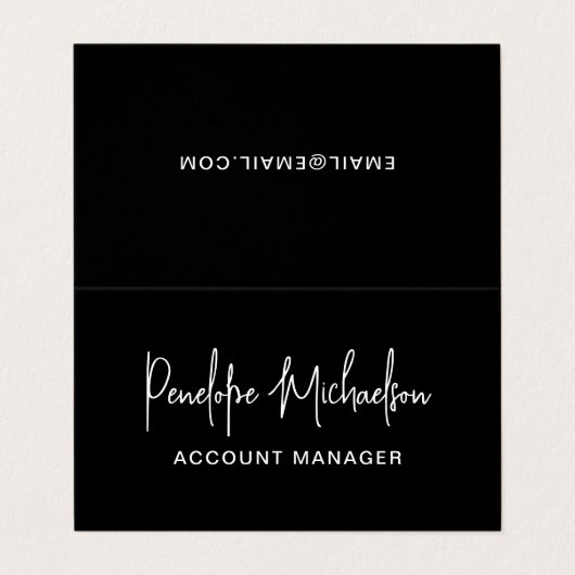 Minimaal zwart met moderne lettertekens en QR-code Visitekaartjes (Buitenkant ongevouwen)