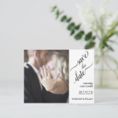 Minimaal Zwart op Wit Bruiloft Bewaar de Datum Fot Briefkaart (Staand voorkant)