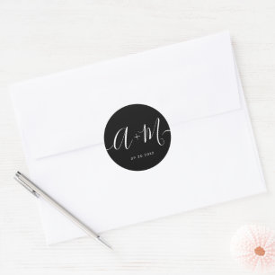Minimaal zwart wit Monogram Schrift Trouwfeest Ronde Sticker
