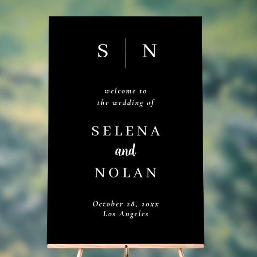 Minimal and Chic | Dark Black Wedding Seating Char (Neutre)