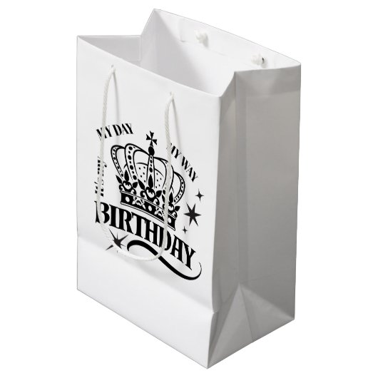 Minimal Black Crown Birthday Typography White Medium Cadeauzakje (Voorkant Gekanteld)