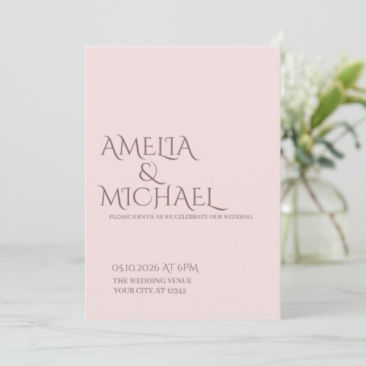 Minimal Chic Prune and Blush Wedding Invitation Kaart (Staand voorkant)