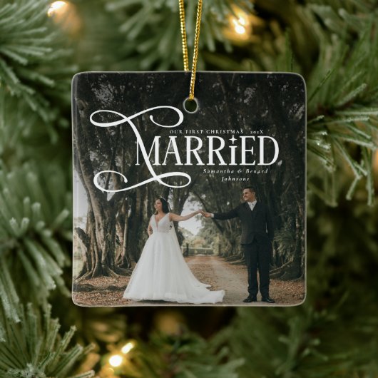 Minimal First Christmas Married Couples Photo Keramisch Ornament (Boom)