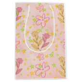 Minimal Floral Doodle Pattern –Pastel Pink pattern Medium Cadeauzakje (Voorkant)