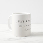 Minimal Just Engaged Mug | Modern  Koffiemok (Voorkant links)