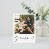 Minimal Script Groomsman Voorstel Kaart met Foto (Staand voorkant)