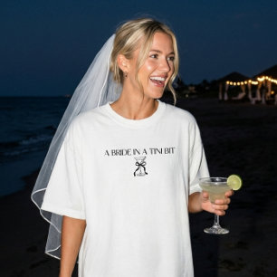 Minimale "Bruid in een Tini Beetje" Strik Martini T-shirt