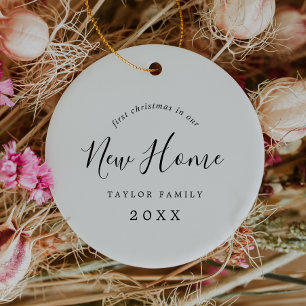 Minimale eerste kerst in onze nieuwe thuisfoto keramisch ornament