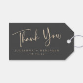 Minimale Elegant Black Script Wedding Persoonlijk Cadeaulabel (Voorkant (Horizontaal))