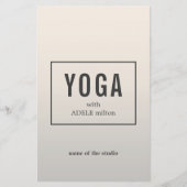 Minimale Elegant Faux Silver Yoga Instructor Flyer (Voorkant)