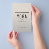 Minimale Elegant Faux Silver Yoga Instructor Flyer (Hand)