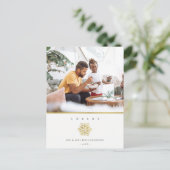 Minimale Elegant Gold Snowflake Fotokaken Feestdagenkaart (Staand voorkant)