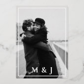 Minimale Elegant Script Photo Marsala Wedding Folie Uitnodiging (Achterkant)