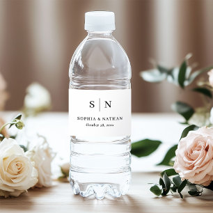 Minimale en chique zwart-wit monogram bruiloft waterfles etiket