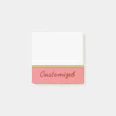 Minimale Lichtkoraal Achtergrond met Maroon Naam Post-it® Notes (Voorkant)