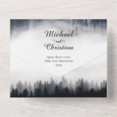 Minimale mistige sparren bos natuur bruiloft all in one uitnodiging (Achterkant)
