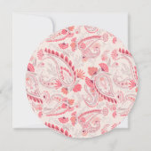 Minimale moderne Blush Paisley Typografie Verlovin Kaart (Achterkant)