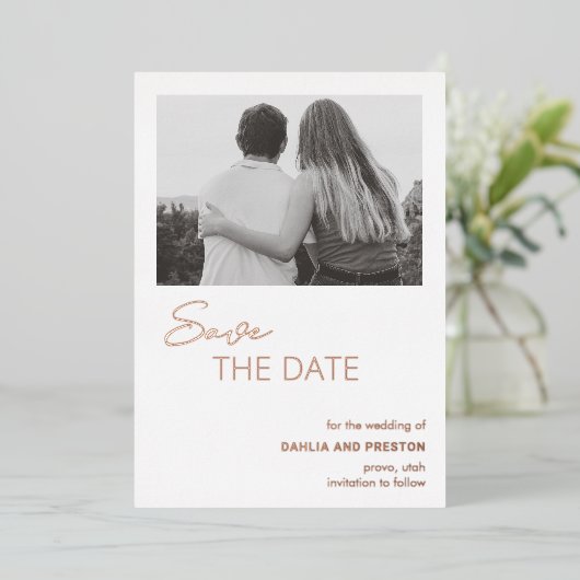 Minimale moderne bruiloft Bewaar de datum Folie Uitnodiging (Staand Voorkant)