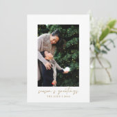 Minimale moderne handgeschreven script foto Kerstm Feestdagenkaart (Staand voorkant)