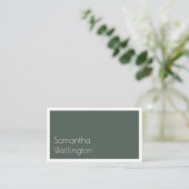 Minimale moderne Moss Green Typografie Visitekaartje (Staand voorkant)
