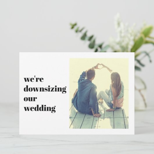 Minimale moderne we zijn onze trouwfoto aan het in aankondiging (Staand voorkant)