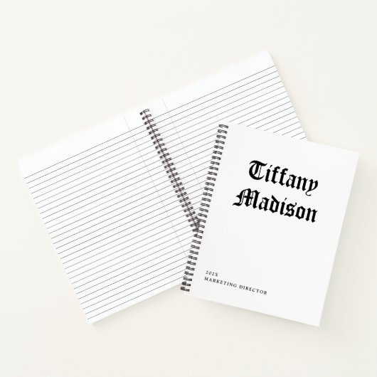Minimale Monogram Zwart-Wit Gotische Naam Jaar Notitieboek (Binnen)