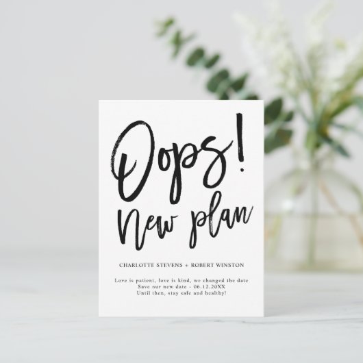Minimale nieuwe plan bruiloft verandert de datum aankondigingskaart (Staand voorkant)